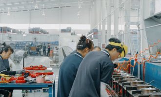 重型脚轮：如何根据设备需求精准选型？