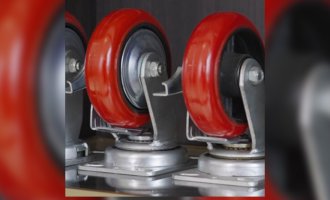 电子设备生产中，脚轮为何成为效率提升的关键？